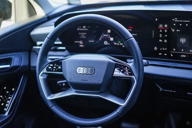 Thumbnail: 2025 Audi Q6 e-tron - 16