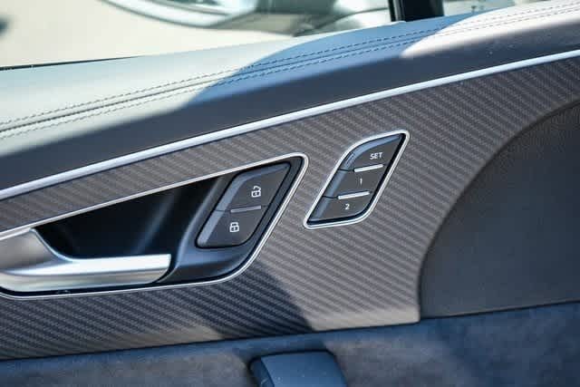 Thumbnail: 2025 Audi SQ7 - 32