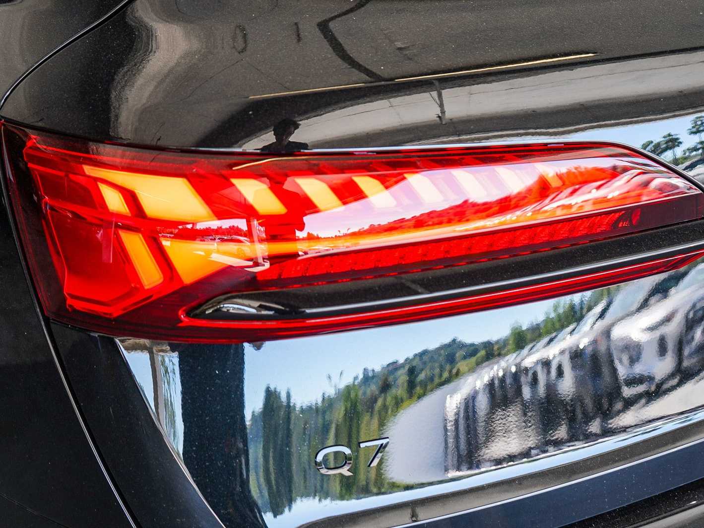 Thumbnail: 2026 Audi Q7 - 7