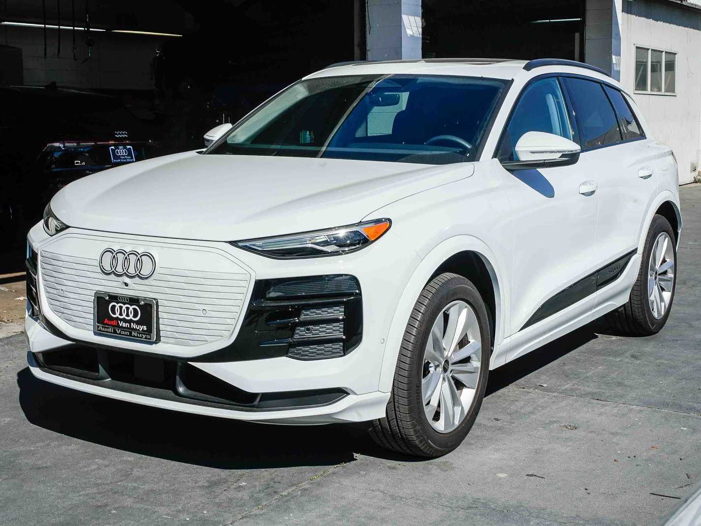 2025 Audi Q6 e-tron Premium -
                  Sherman Oaks, CA
