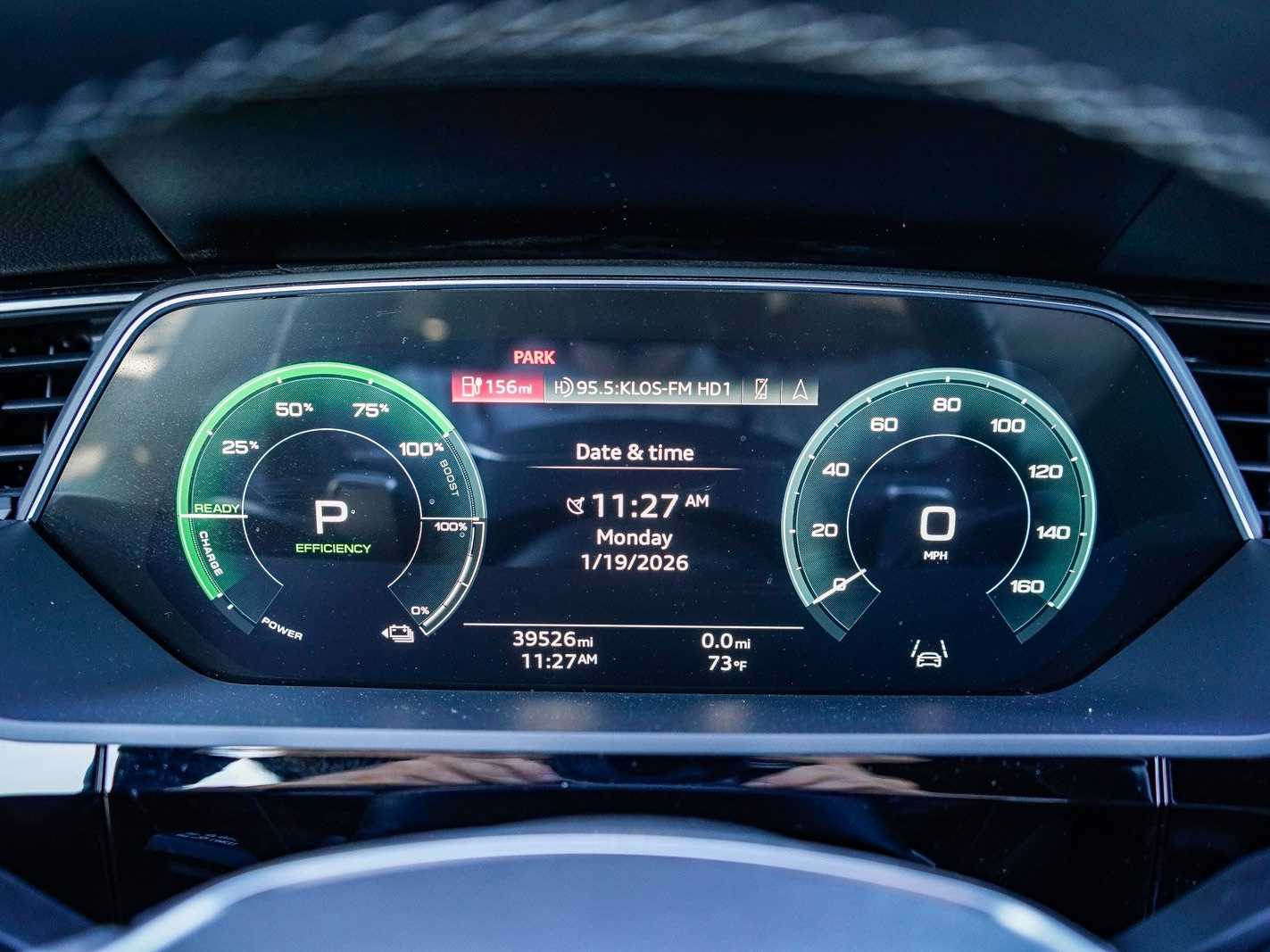 Thumbnail: 2023 Audi e-tron - 25