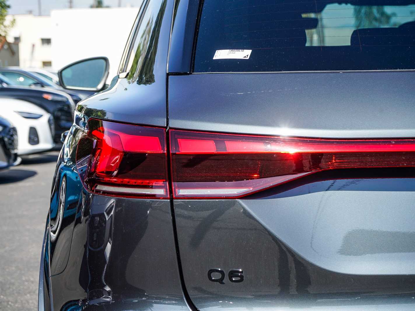 Thumbnail: 2025 Audi Q6 e-tron - 9