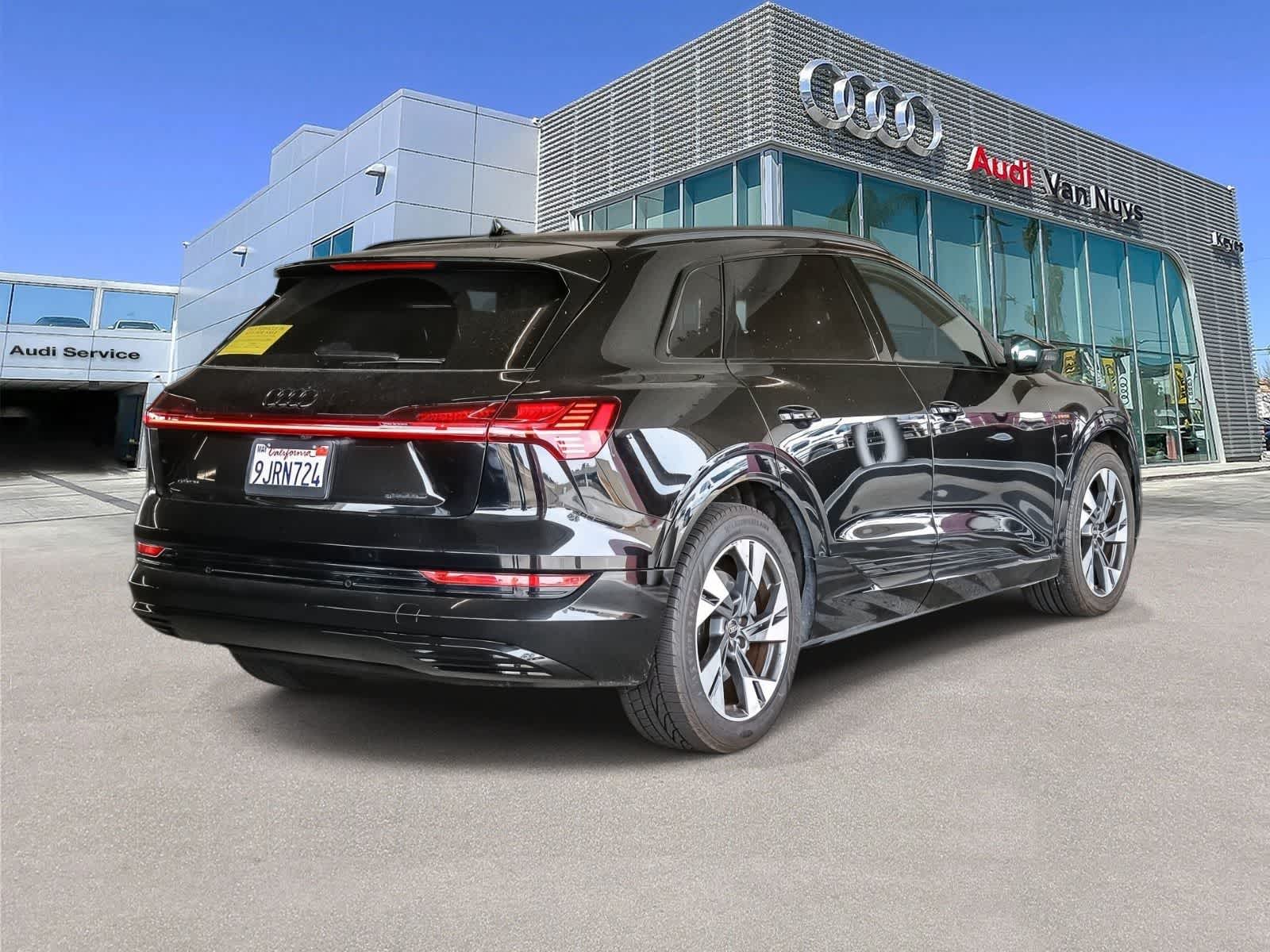 Thumbnail: 2023 Audi e-tron - 4