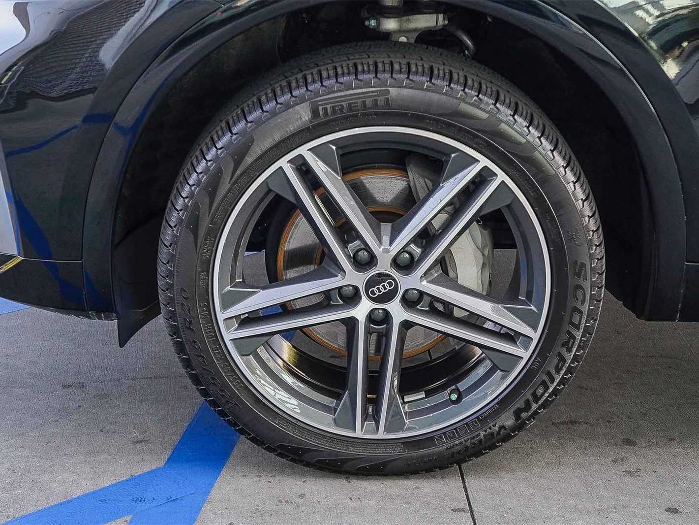 Thumbnail: 2023 Audi Q5 - 10