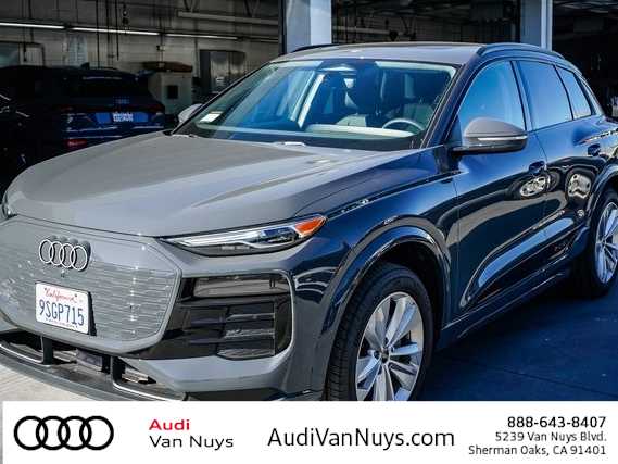 Thumbnail: 2025 Audi Q6 e-tron - 1