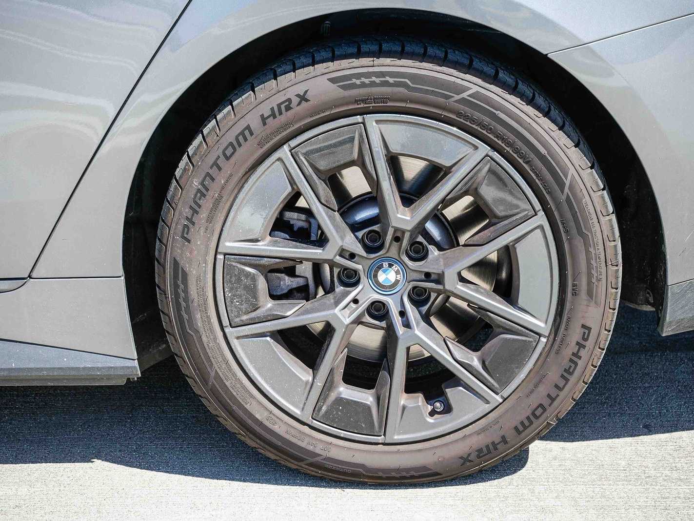 Thumbnail: 2024 BMW i4 - 10