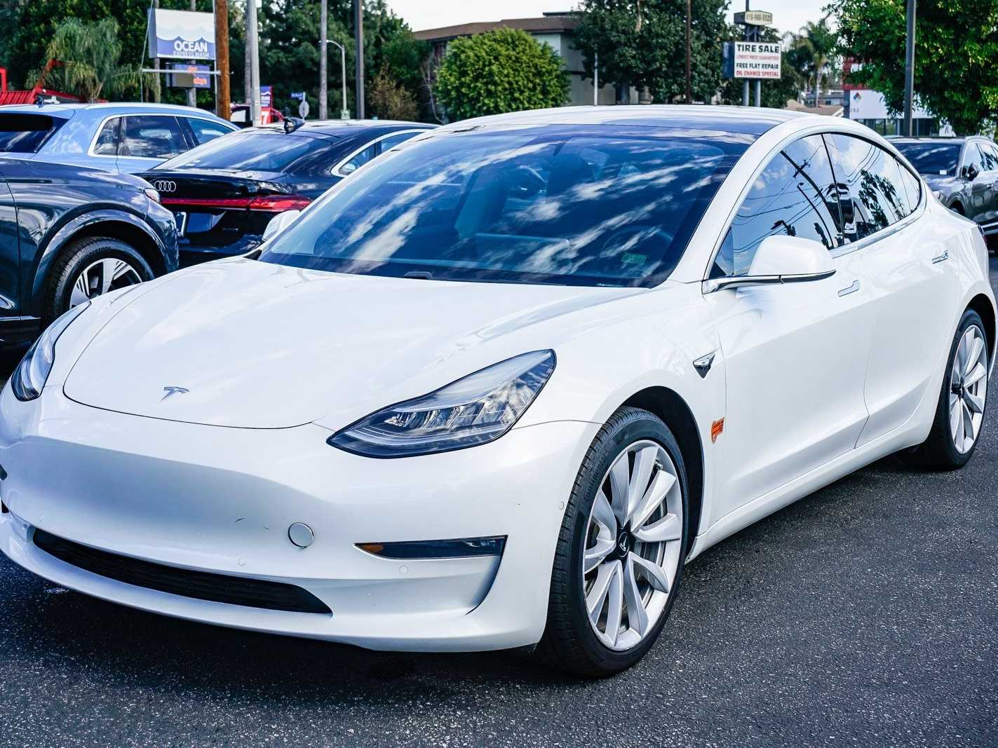 Thumbnail: 2020 Tesla Model 3 - 1