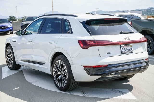 Thumbnail: 2024 Audi Q8 e-tron - 2