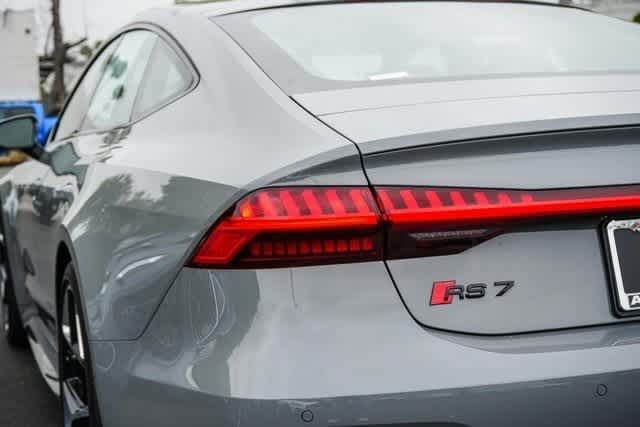 Thumbnail: 2025 Audi RS 7 - 11