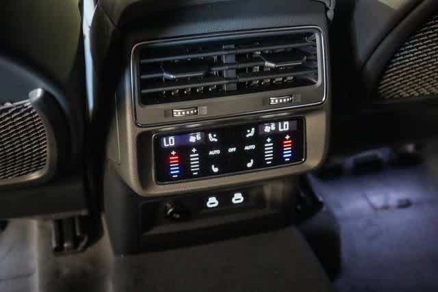 Thumbnail: 2025 Audi RS Q8 - 29