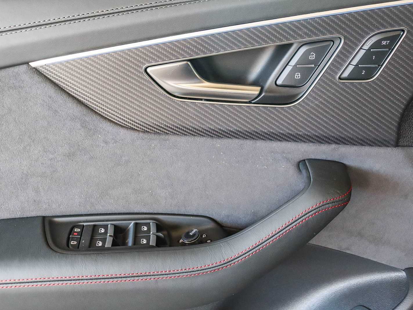 Thumbnail: 2026 Audi SQ8 - 22