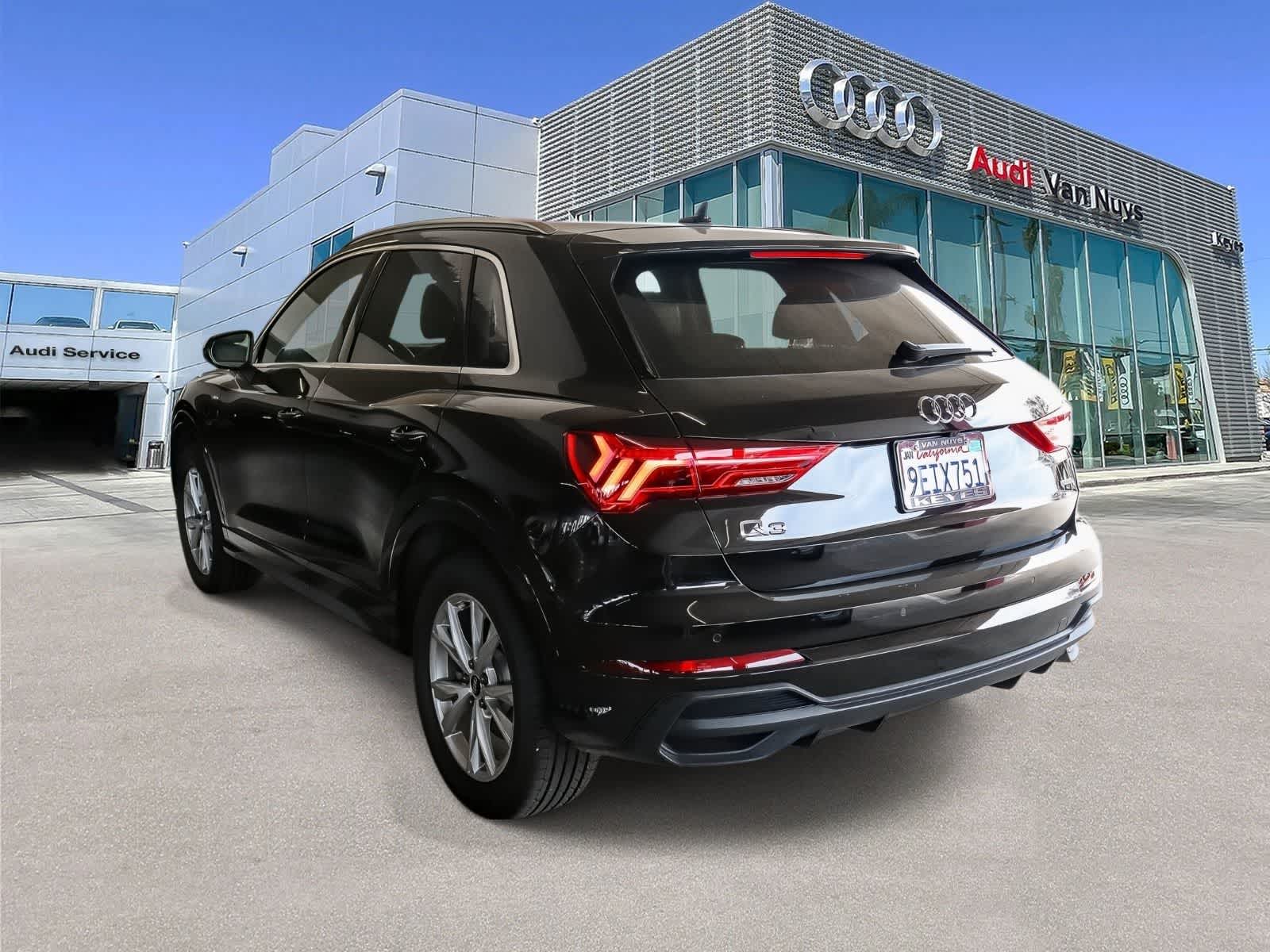 Thumbnail: 2023 Audi Q3 - 2