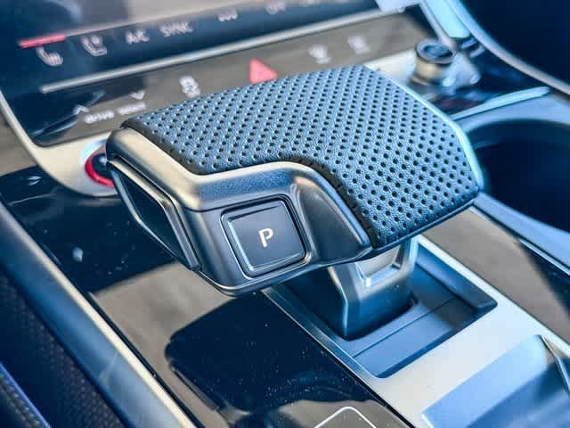 Thumbnail: 2026 Audi SQ8 - 23