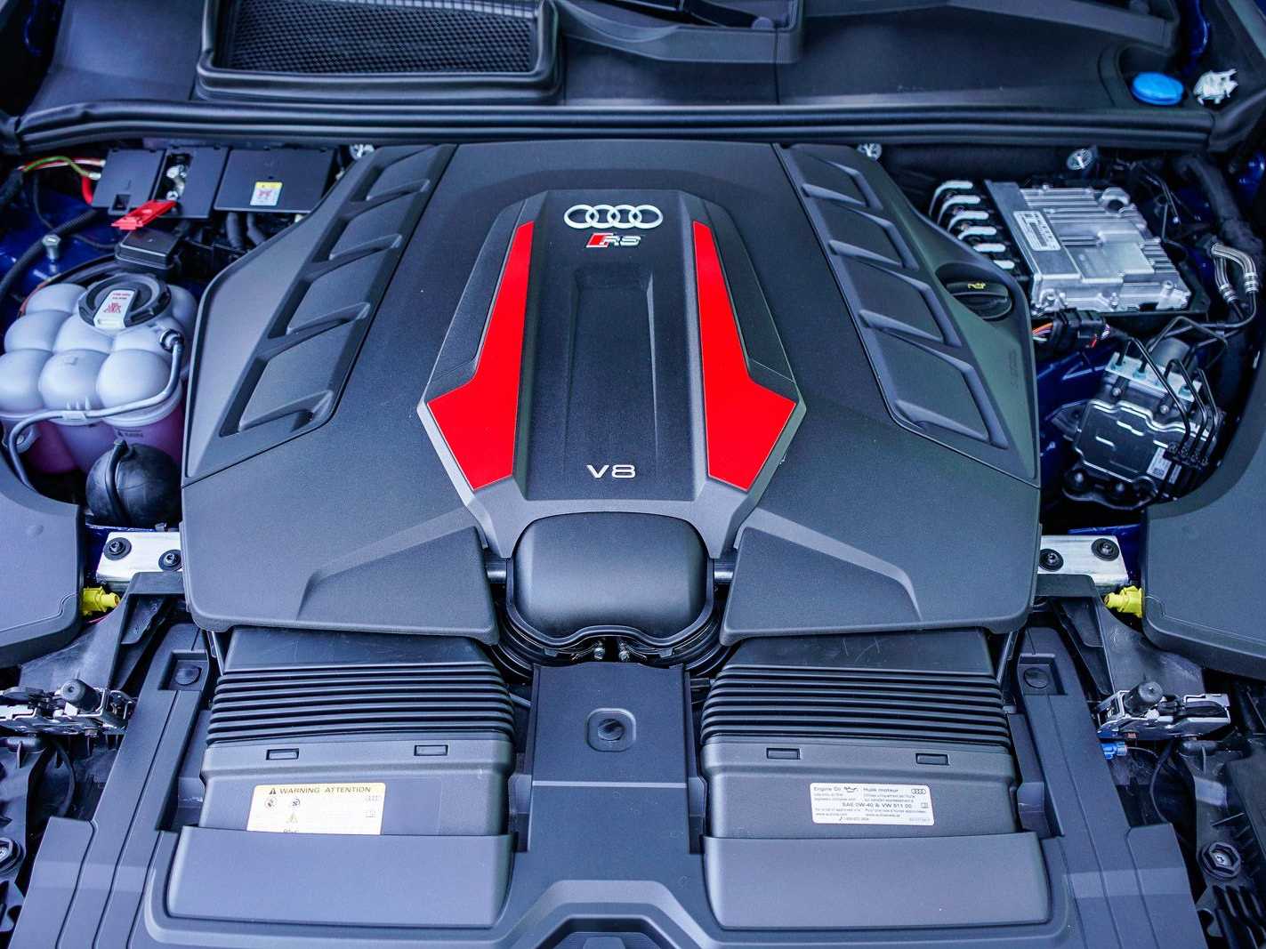 Thumbnail: 2025 Audi RS Q8 - 26