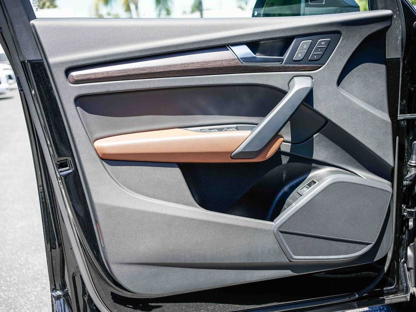 Thumbnail: 2023 Audi Q5 - 19