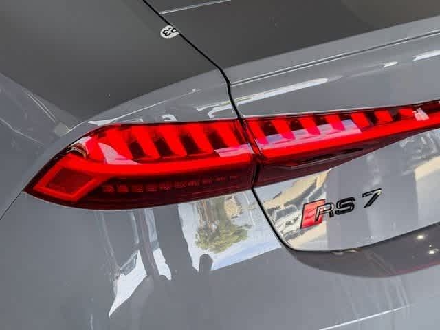 Thumbnail: 2025 Audi RS 7 - 7