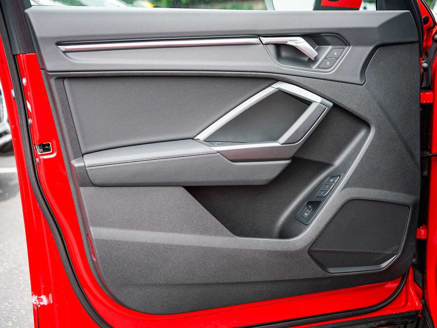 Thumbnail: 2025 Audi Q3 - 19