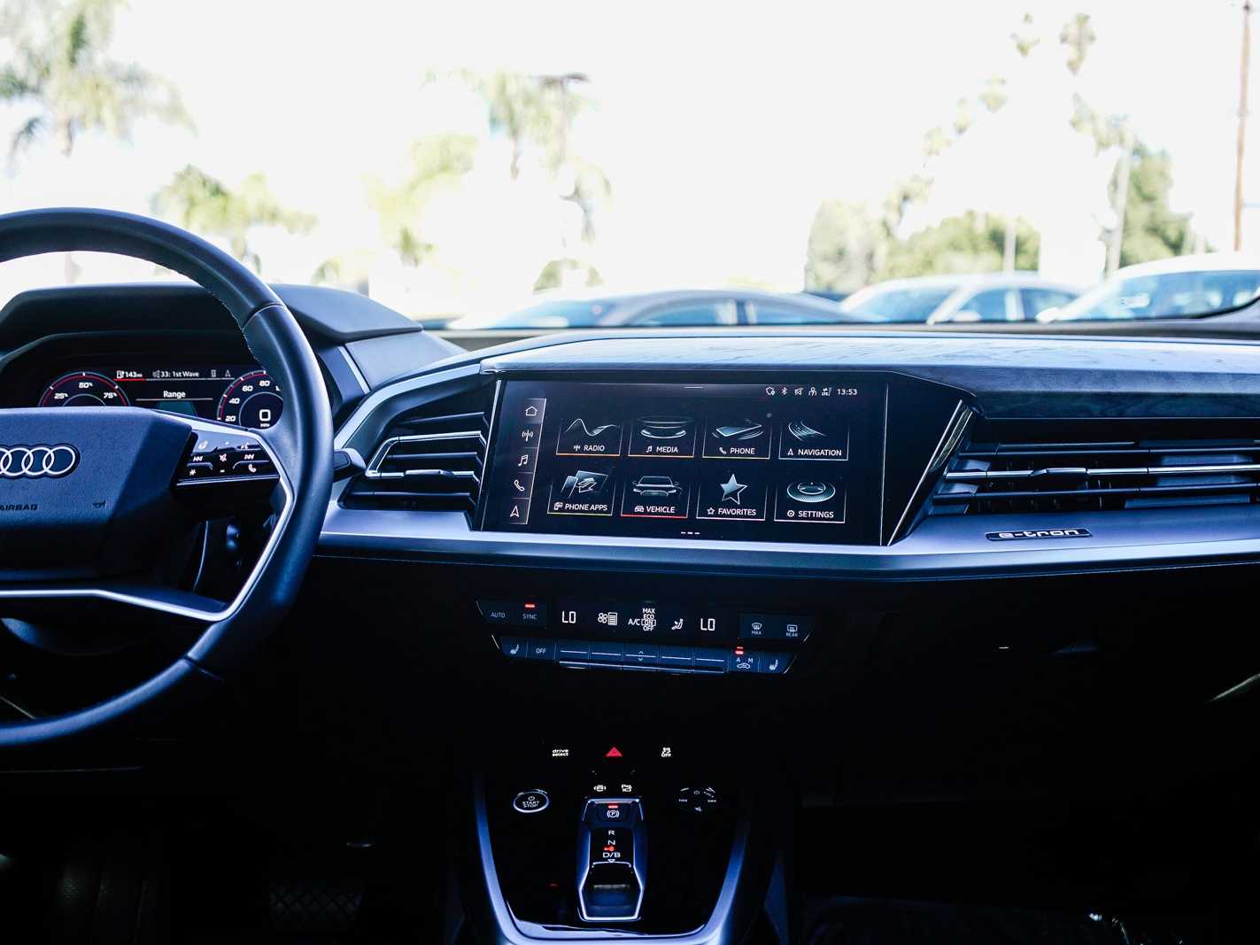 Thumbnail: 2023 Audi Q4 e-tron - 13