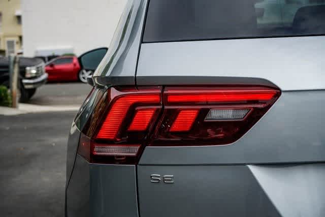 Thumbnail: 2022 Volkswagen Tiguan - 9