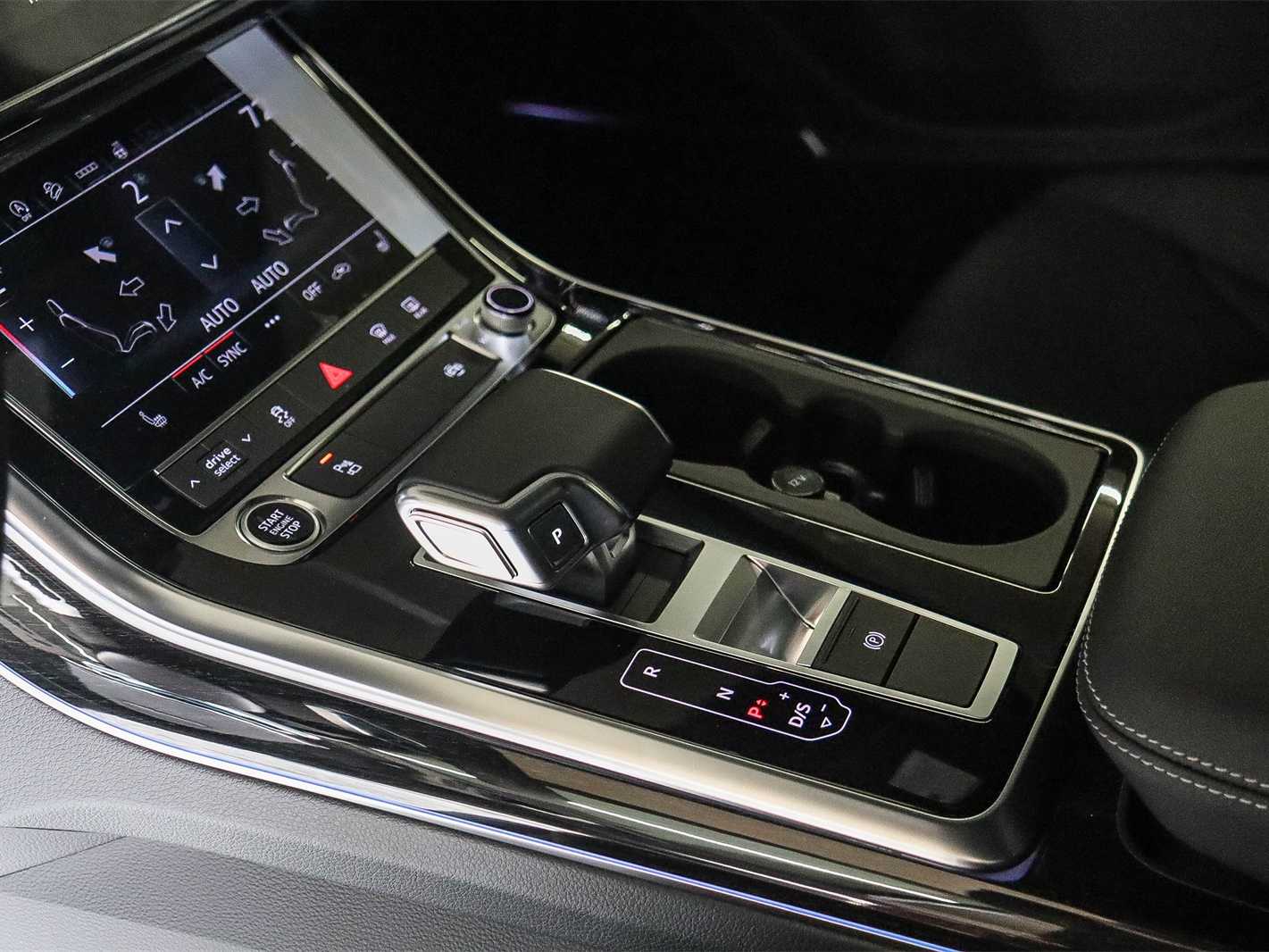 Thumbnail: 2026 Audi Q7 - 20