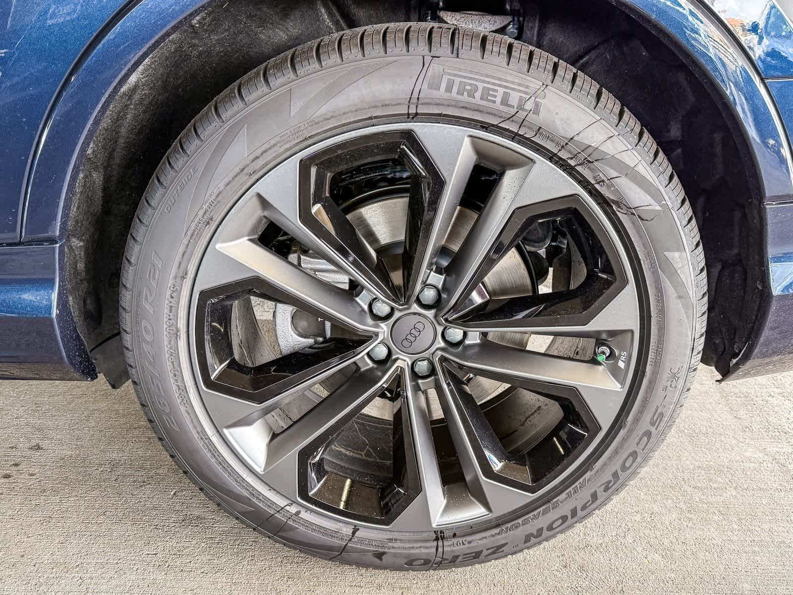 Thumbnail: 2026 Audi Q7 - 8