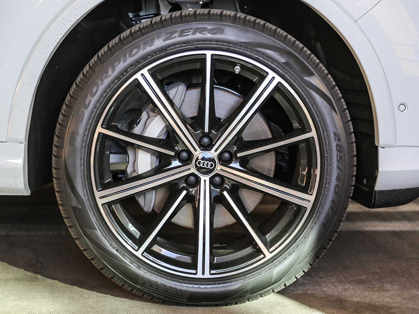 Thumbnail: 2026 Audi Q7 - 10