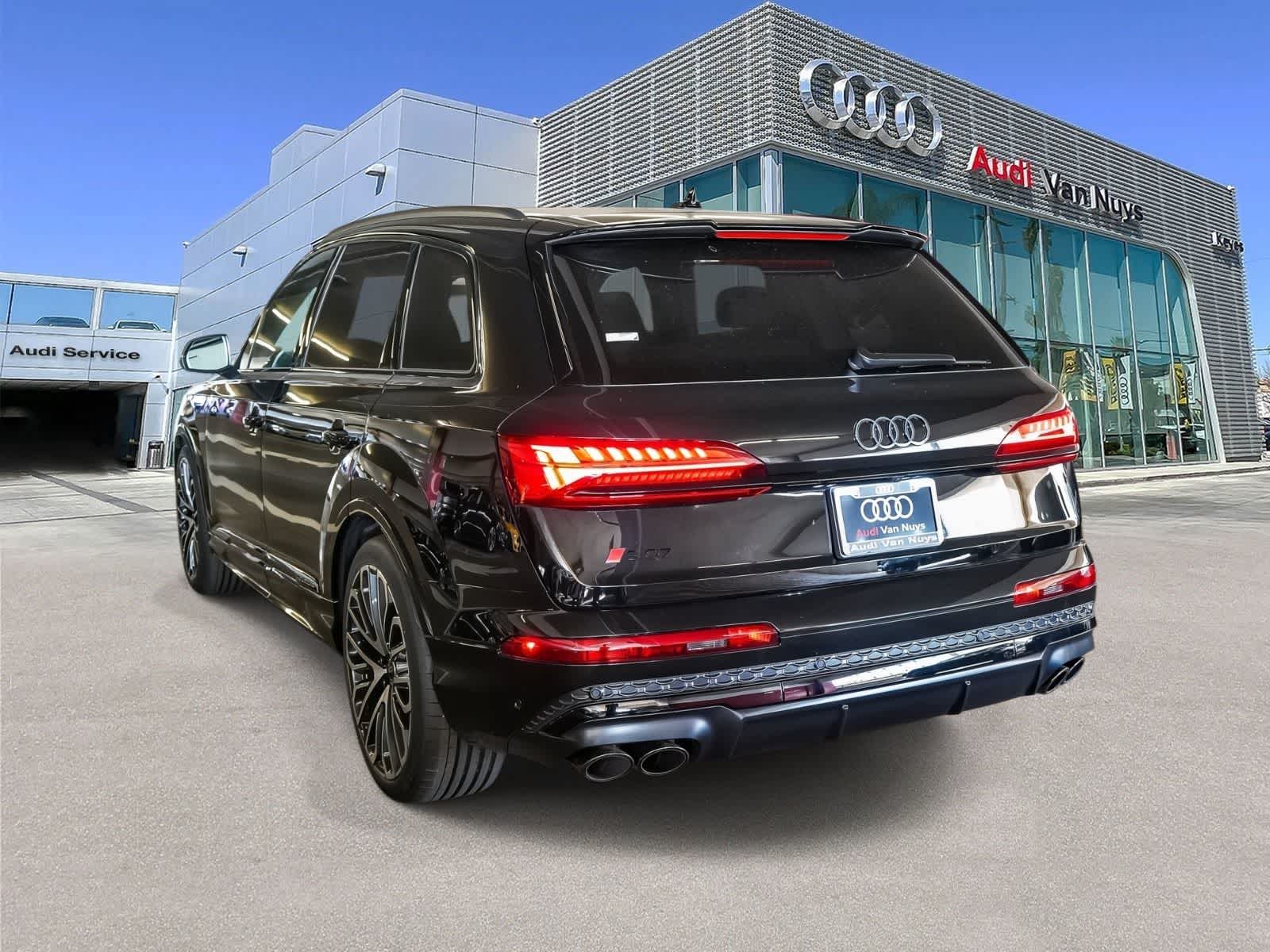 Thumbnail: 2026 Audi SQ7 - 6