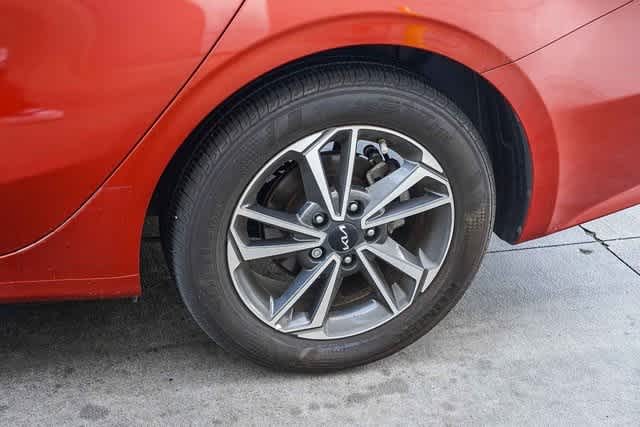 Thumbnail: 2023 Kia Forte - 11