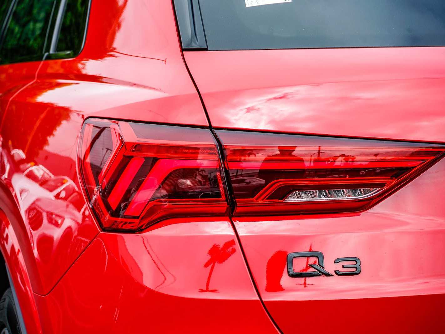 Thumbnail: 2025 Audi Q3 - 9