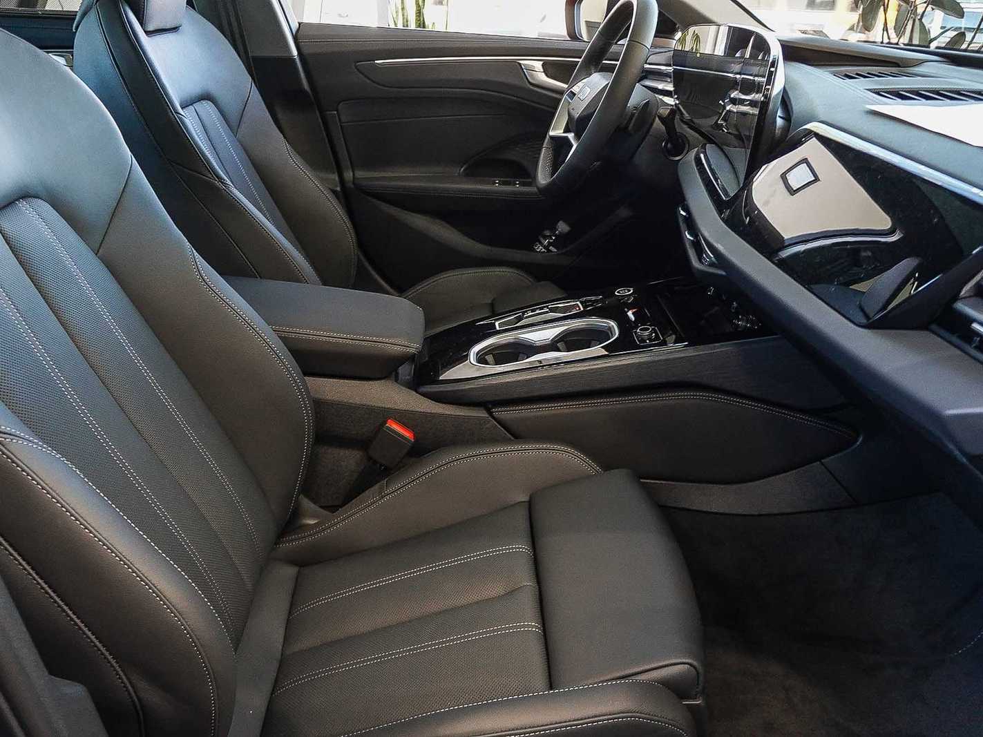 Thumbnail: 2026 Audi A6 - 19