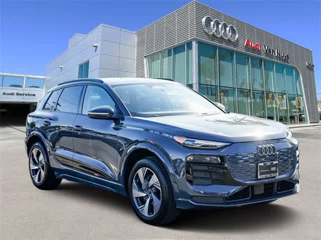 Thumbnail: 2025 Audi Q6 e-tron - 5