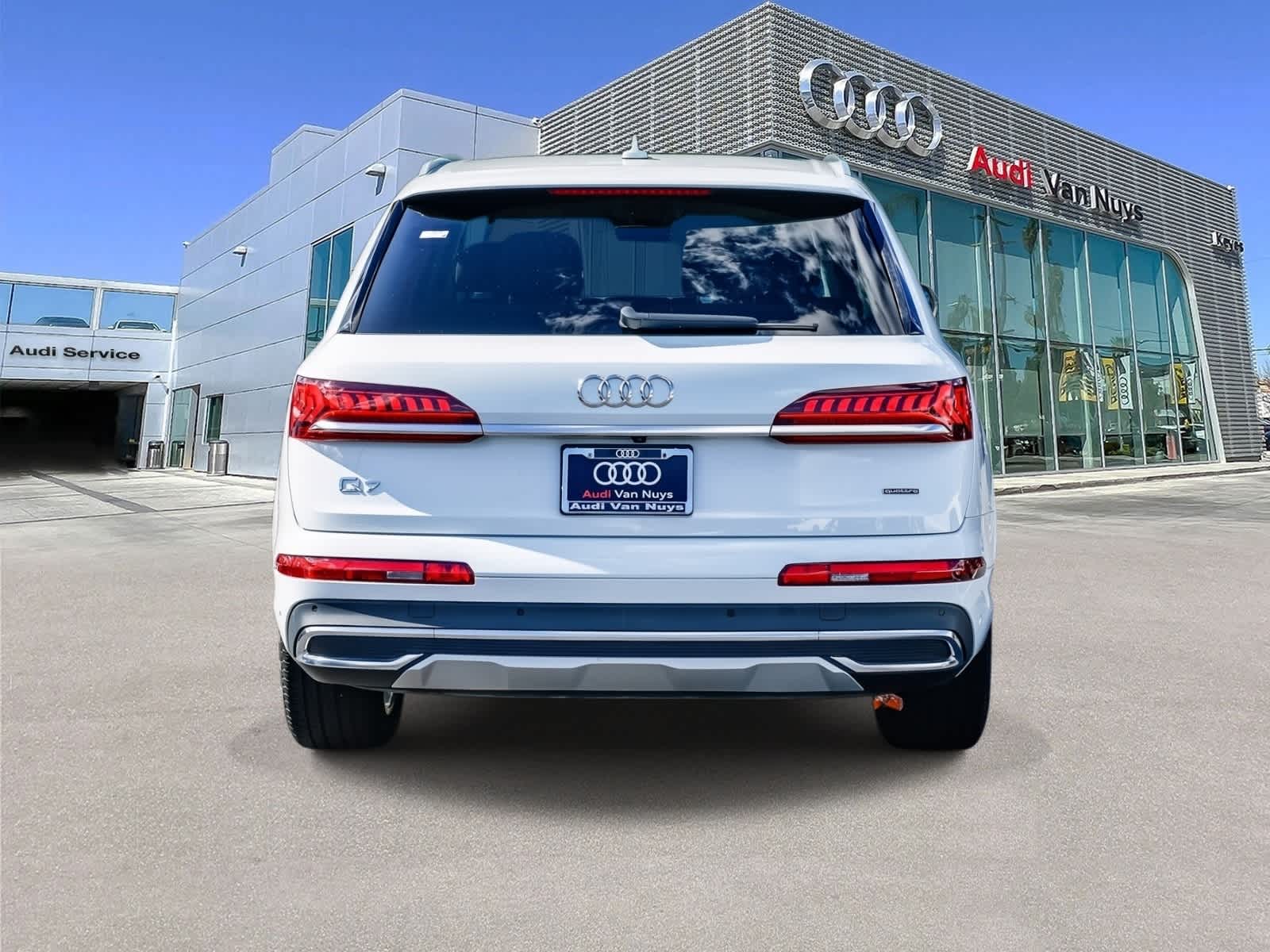 Thumbnail: 2023 Audi Q7 - 3