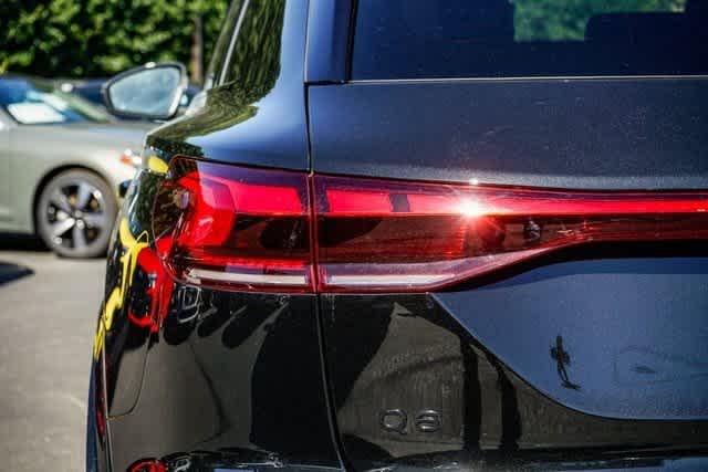 Thumbnail: 2025 Audi Q6 e-tron - 9