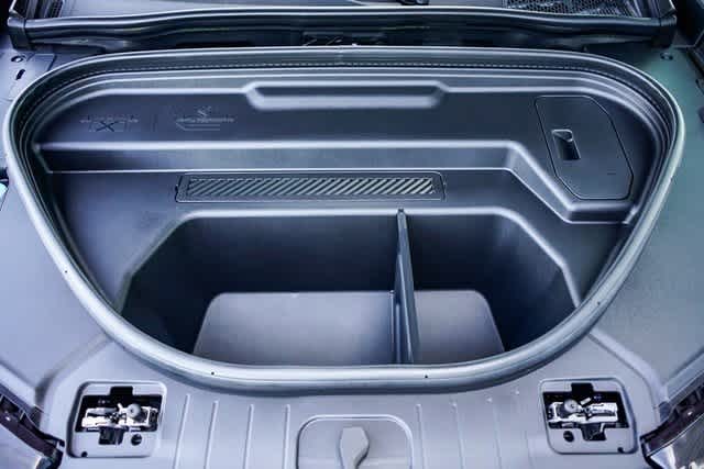 Thumbnail: 2025 Audi Q6 e-tron - 27