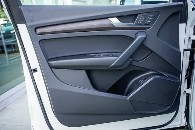 Thumbnail: 2023 Audi Q5 - 19