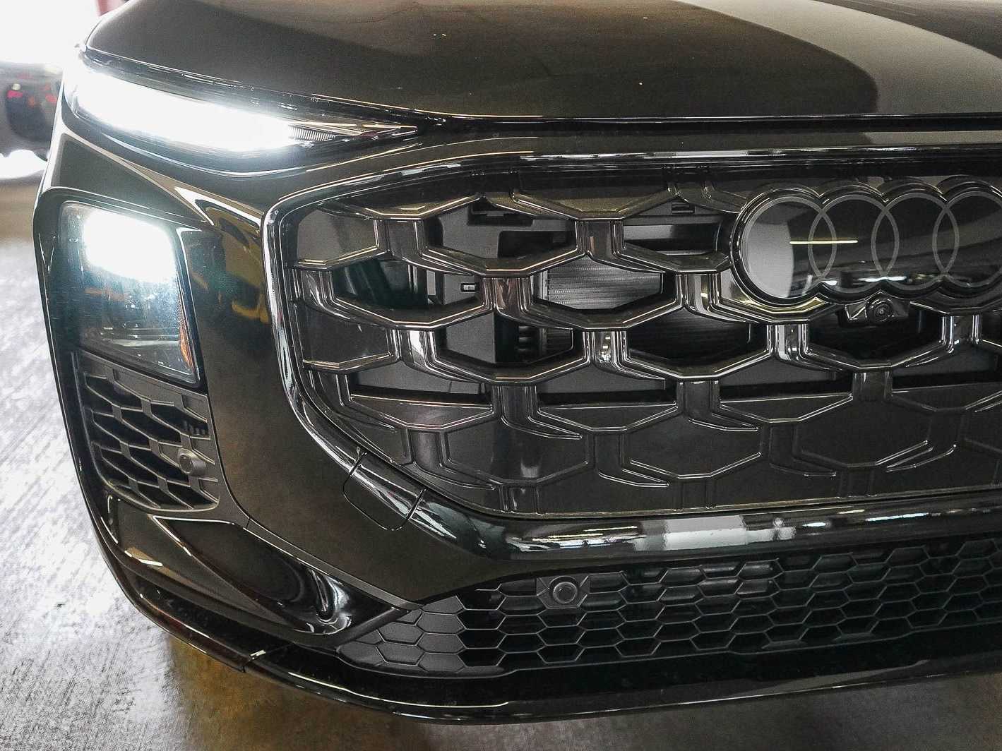 Thumbnail: 2026 Audi Q3 - 11