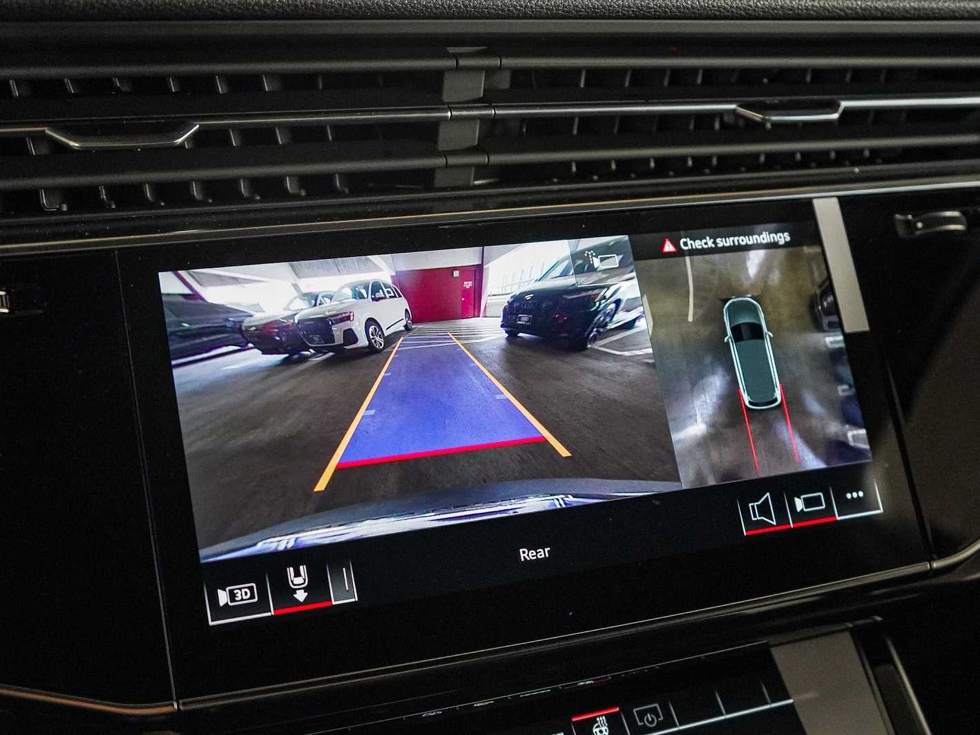 Thumbnail: 2026 Audi Q7 - 25