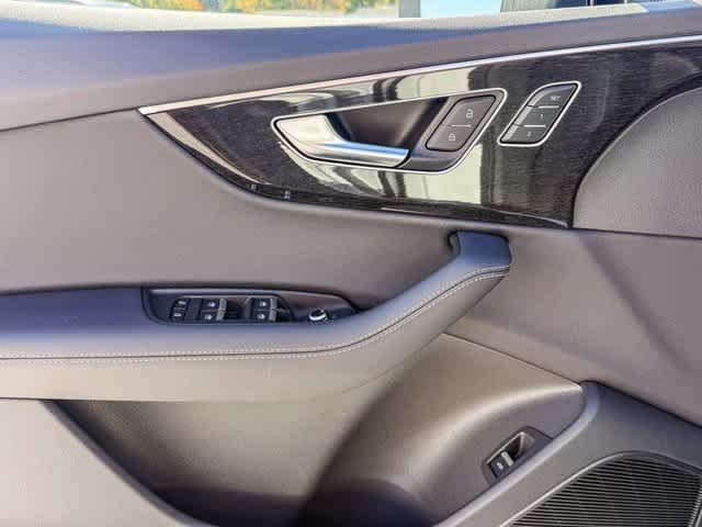 Thumbnail: 2025 Audi Q7 - 22