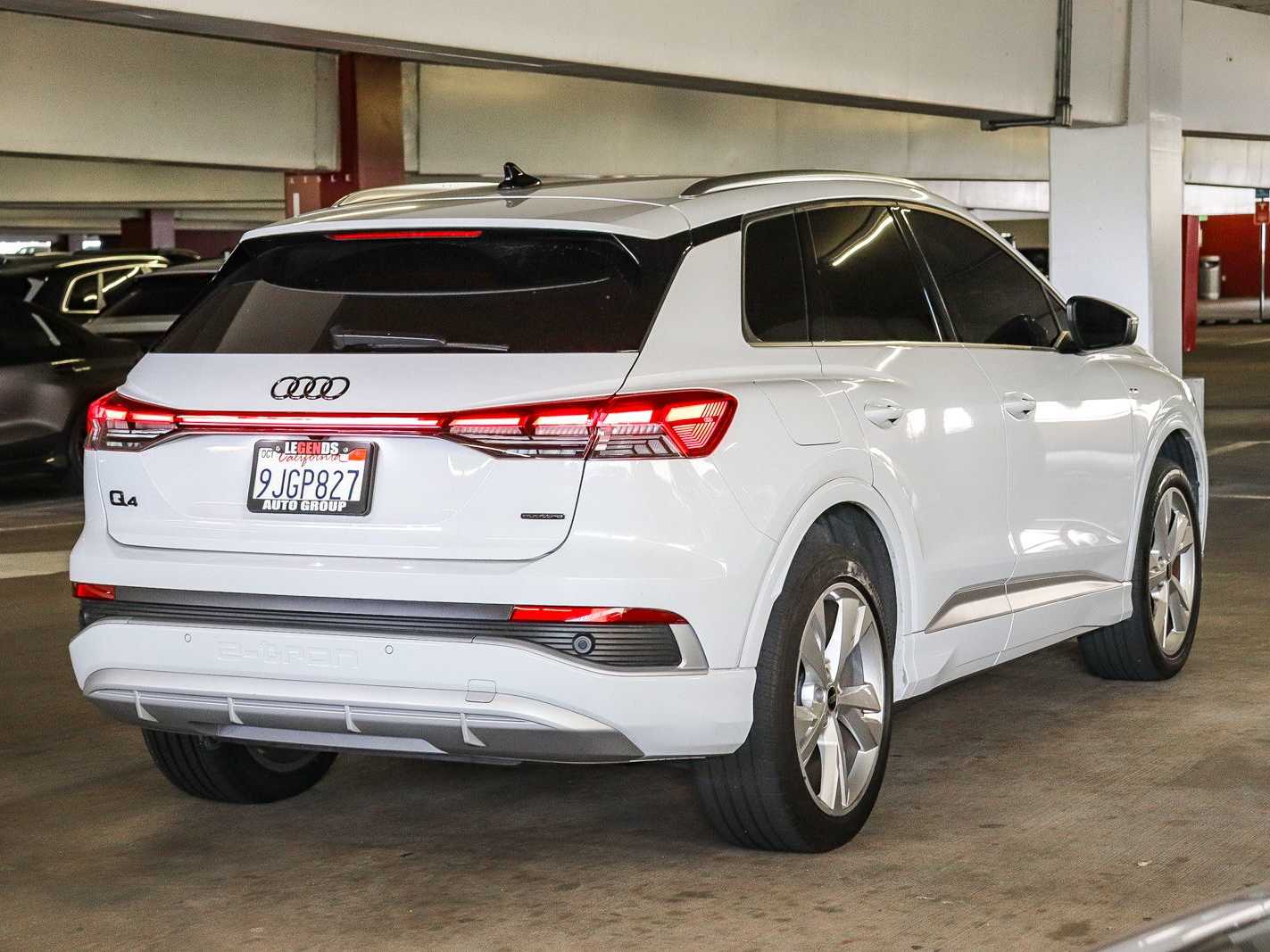 Thumbnail: 2023 Audi Q4 e-tron - 3