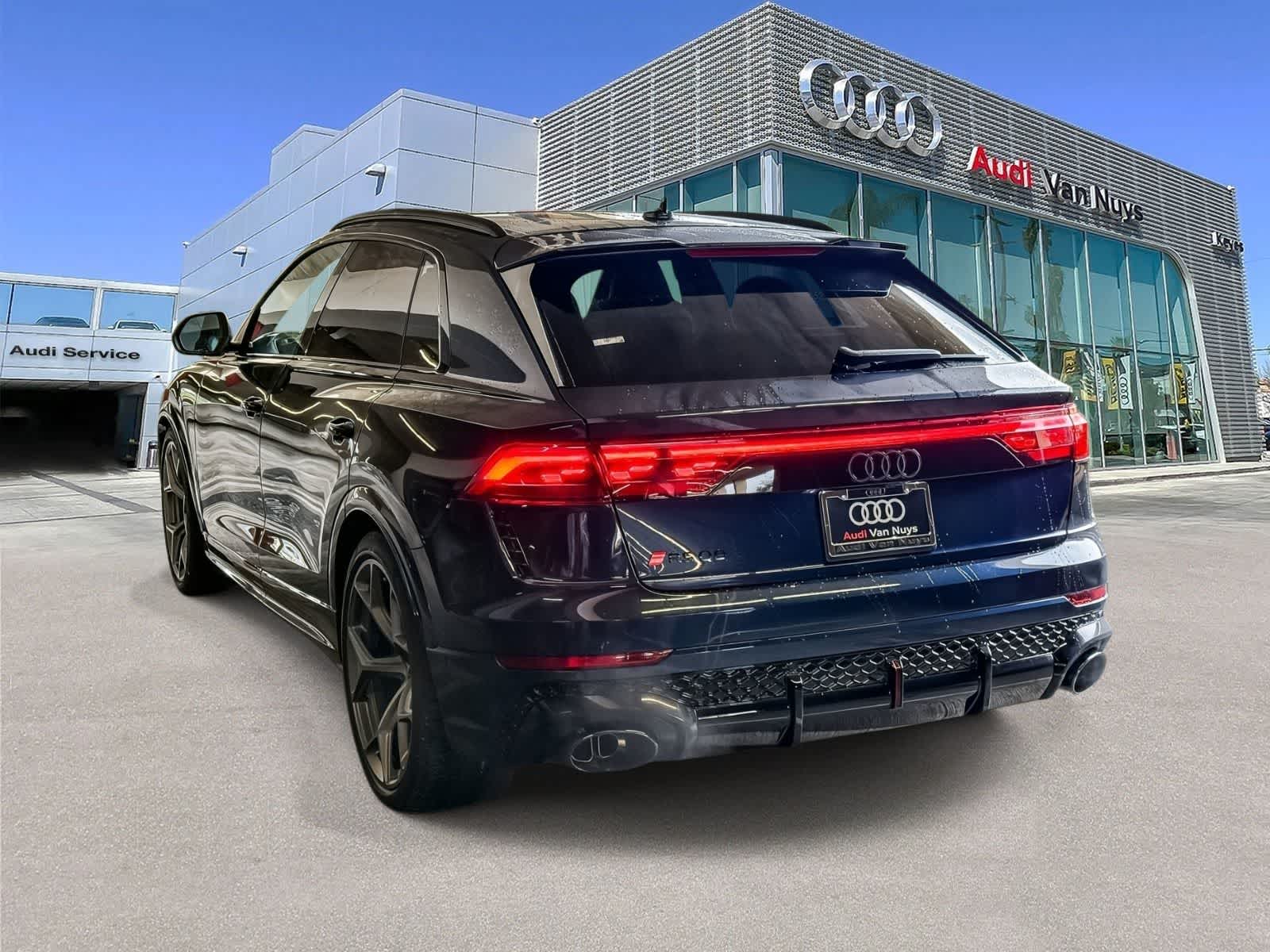 Thumbnail: 2026 Audi RS Q8 - 6