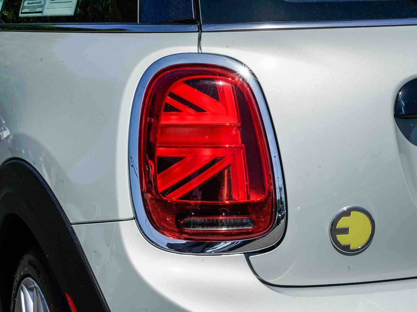 Thumbnail: 2023 MINI Cooper Hardtop - 9