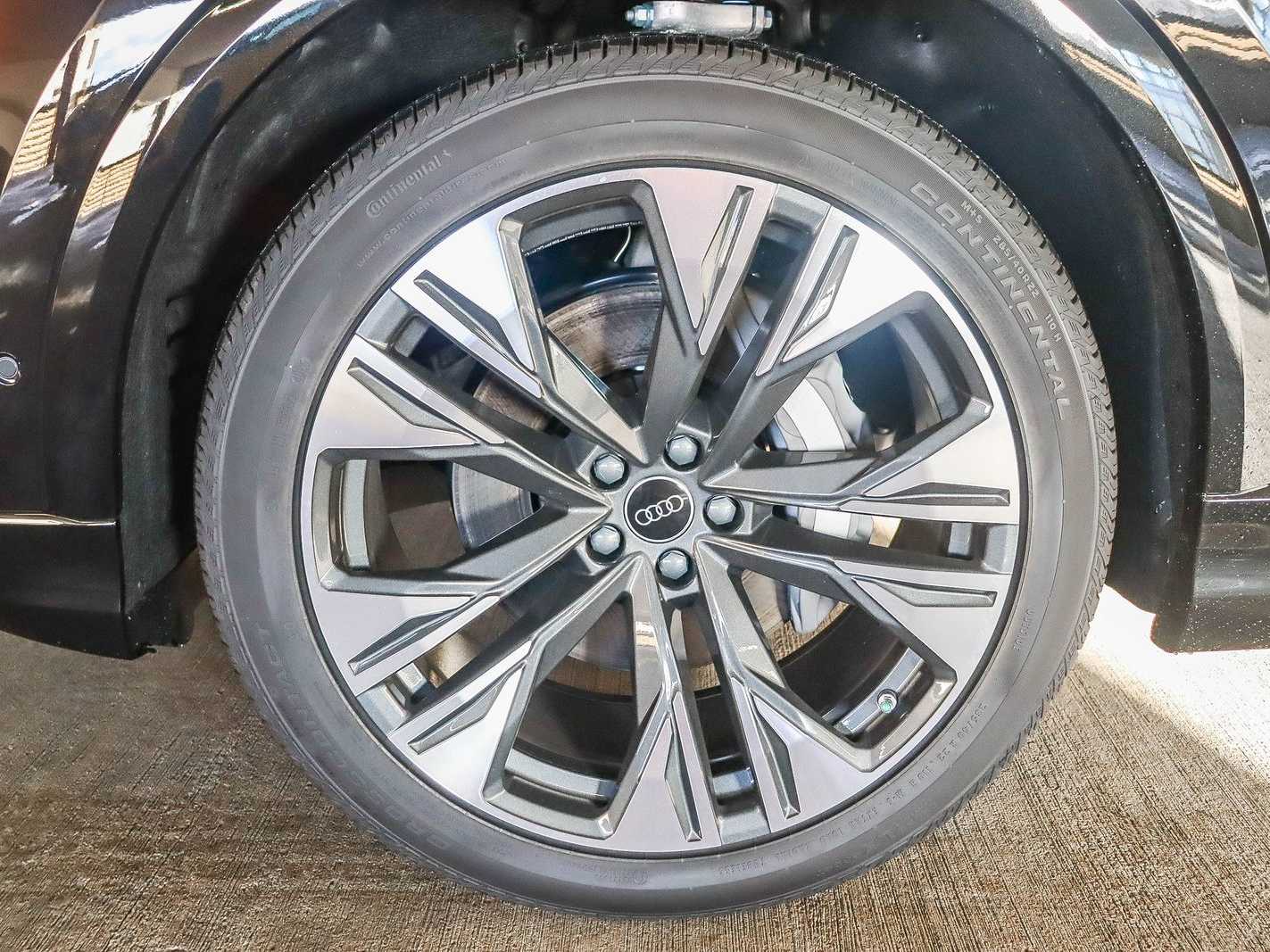 Thumbnail: 2026 Audi Q8 - 9