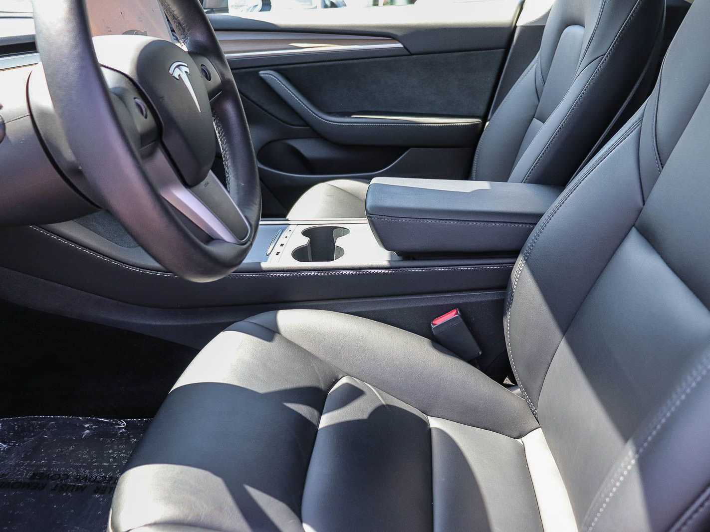 Thumbnail: 2023 Tesla Model 3 - 17