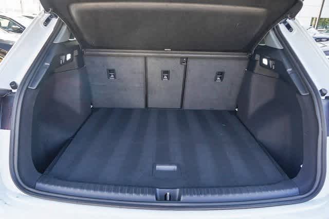 Thumbnail: 2023 Audi Q4 e-tron - 28