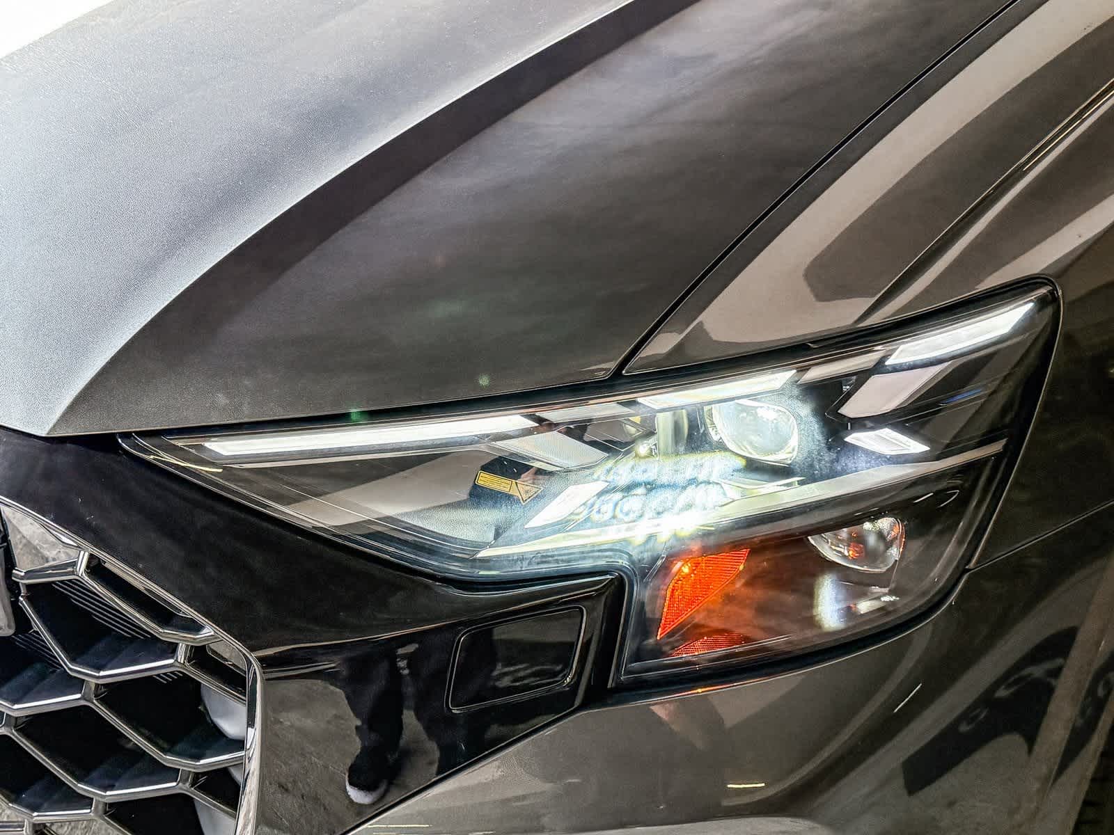 Thumbnail: 2026 Audi RS Q8 - 10