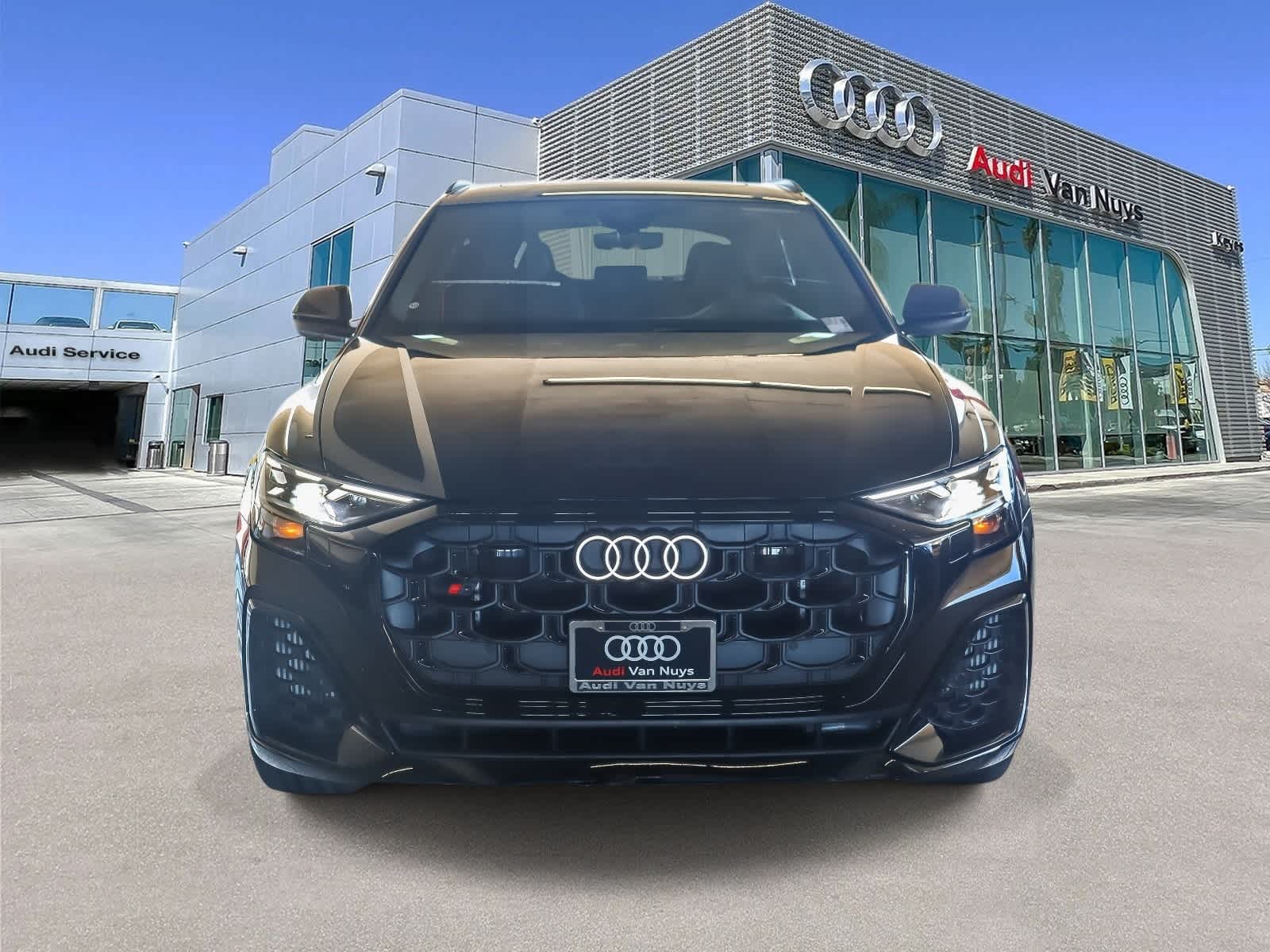 Thumbnail: 2026 Audi SQ8 - 2