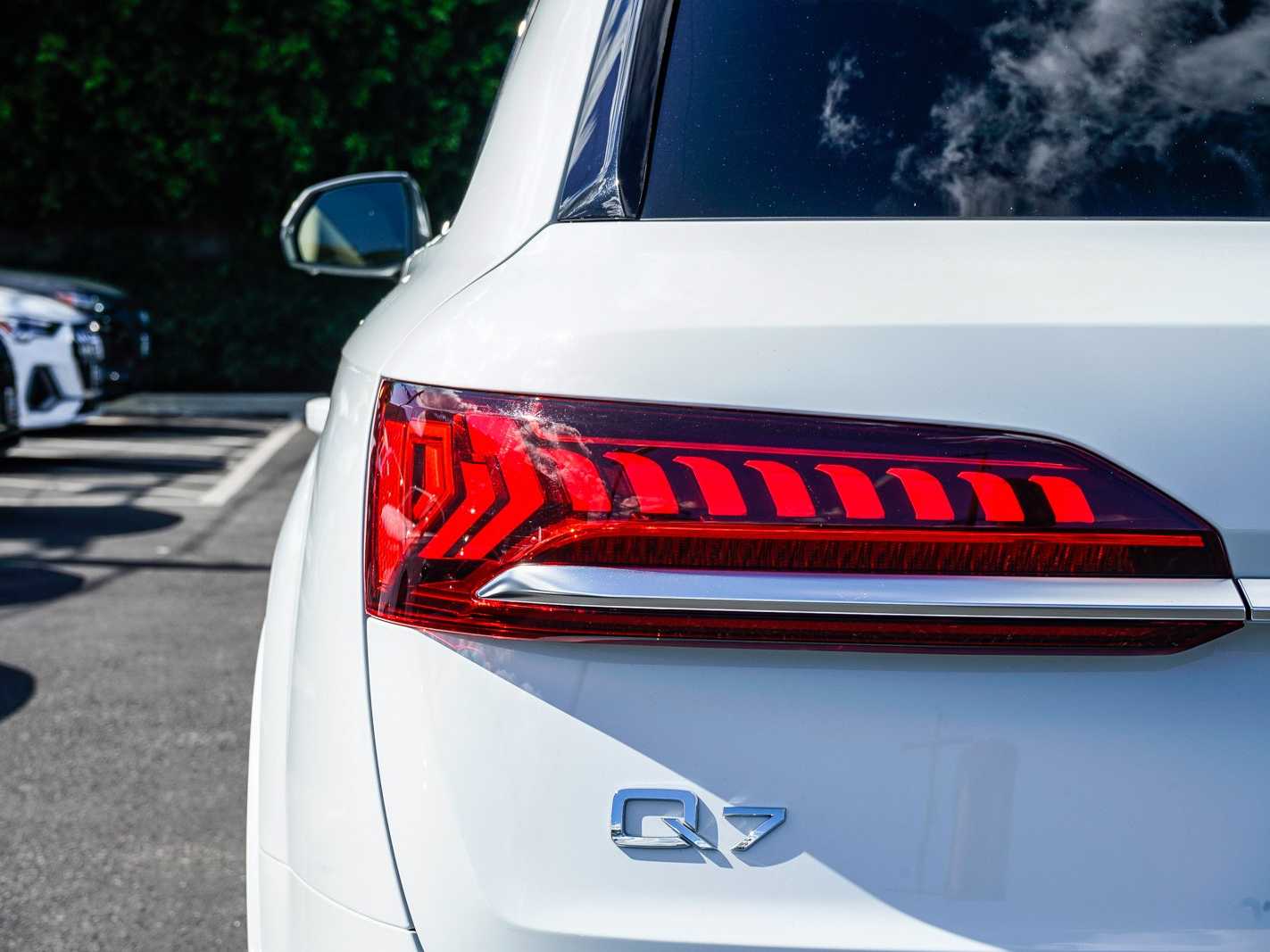 Thumbnail: 2023 Audi Q7 - 9