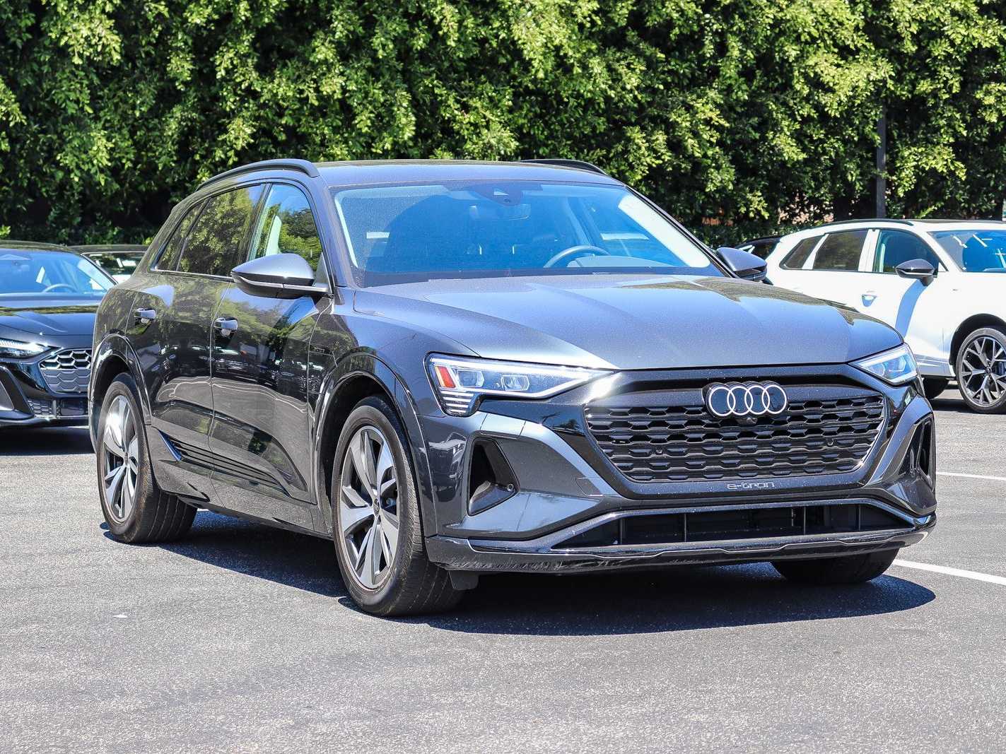 Thumbnail: 2024 Audi Q8 e-tron - 4