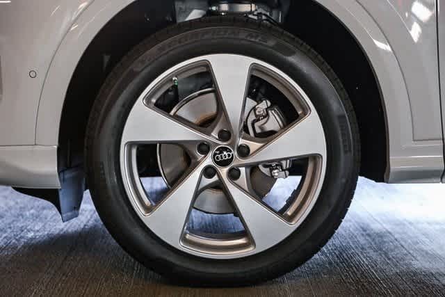 Thumbnail: 2025 Audi Q5 - 10