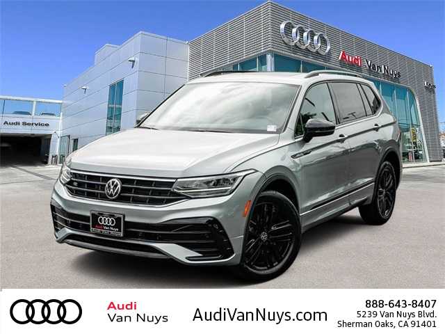 Thumbnail: 2022 Volkswagen Tiguan - 1